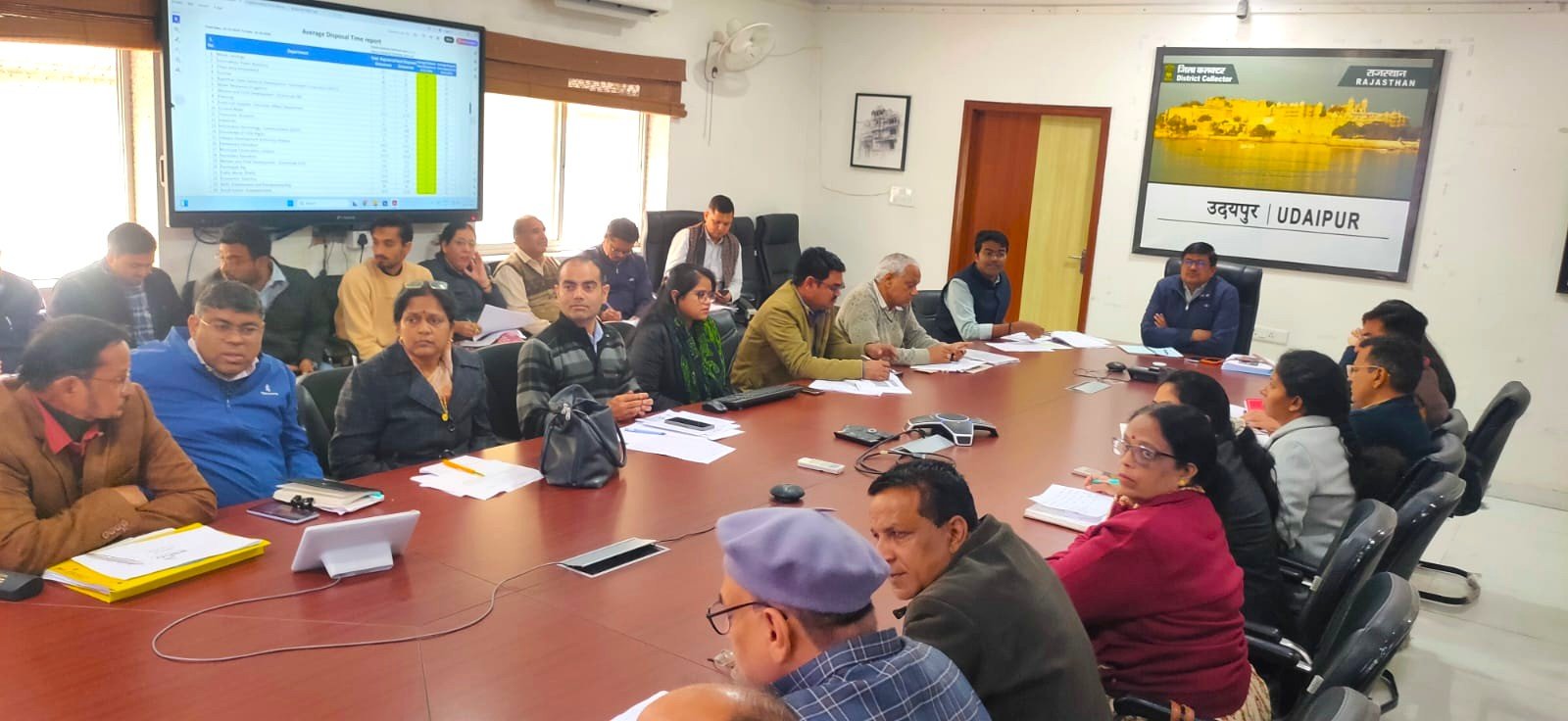 विकास कार्यों, योजनाओं की जानी प्रगति, दिए निर्देश
