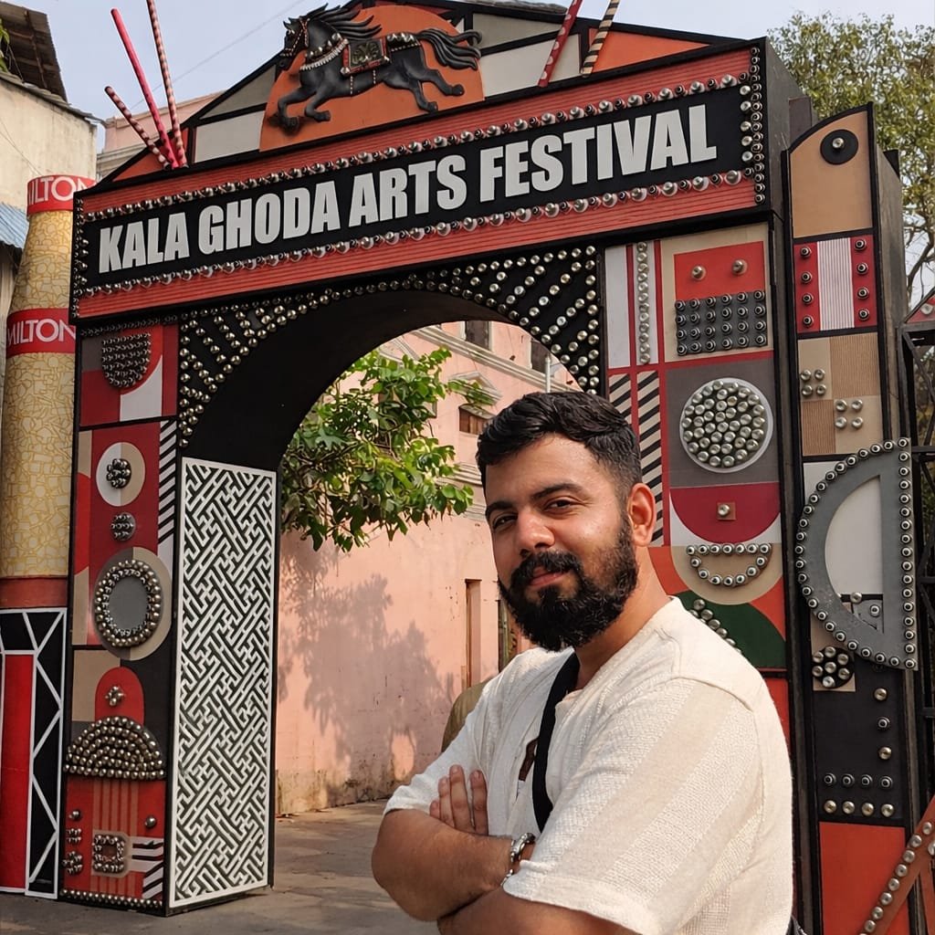 Udaipur Young Artist Yashraj Soni’s Artwork “Unspoken Words” Becomes Center of Attraction at Mumbai Art Festival