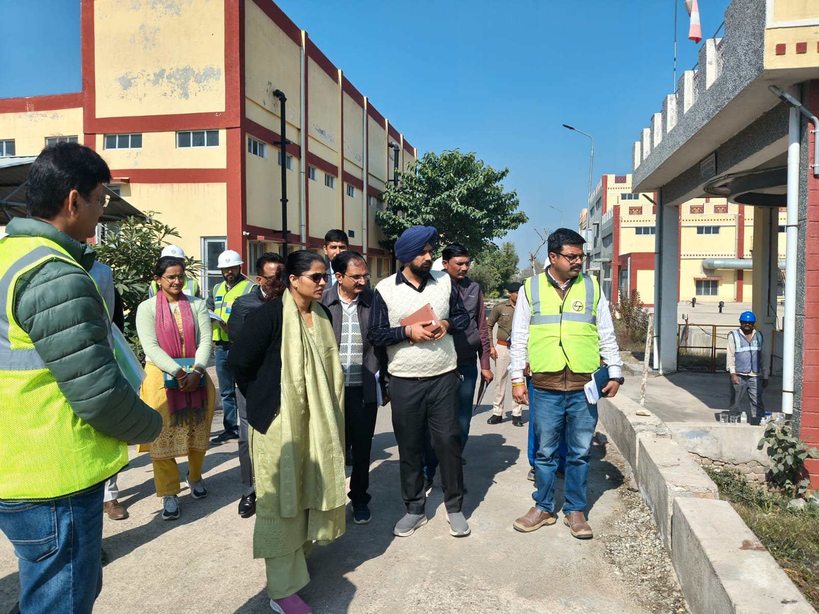 जिला कलक्टर ने शहर का दौरा कर विकास कार्यों का किया निरीक्षण