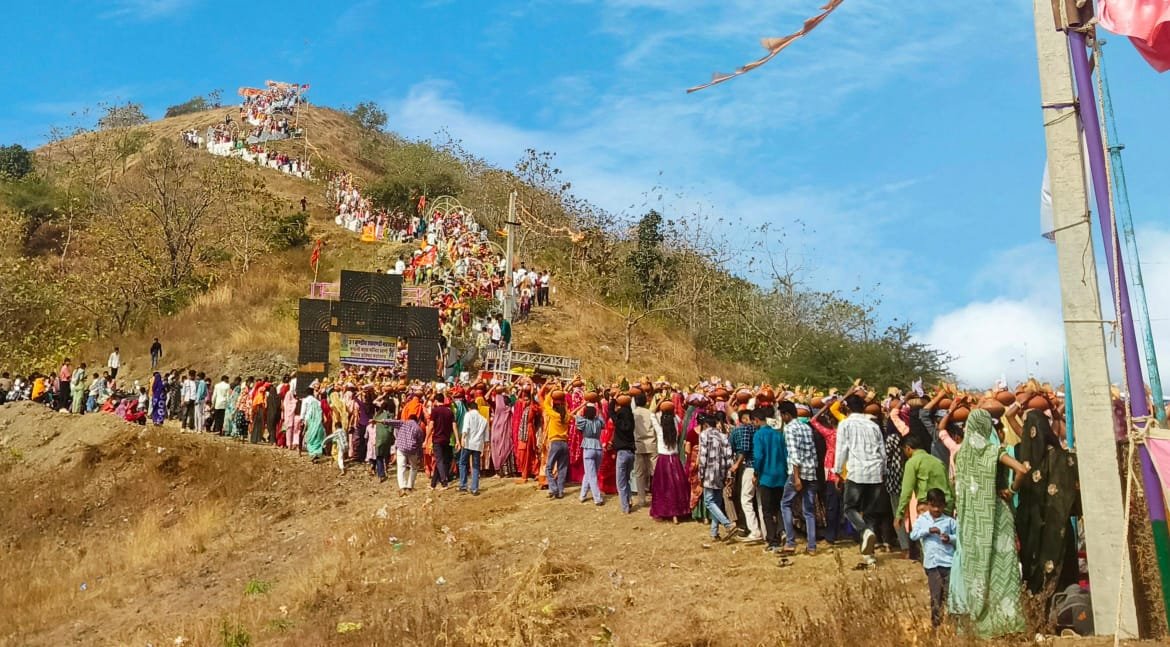 वागड़ का पावागढ़ बना आस्था का महासागर