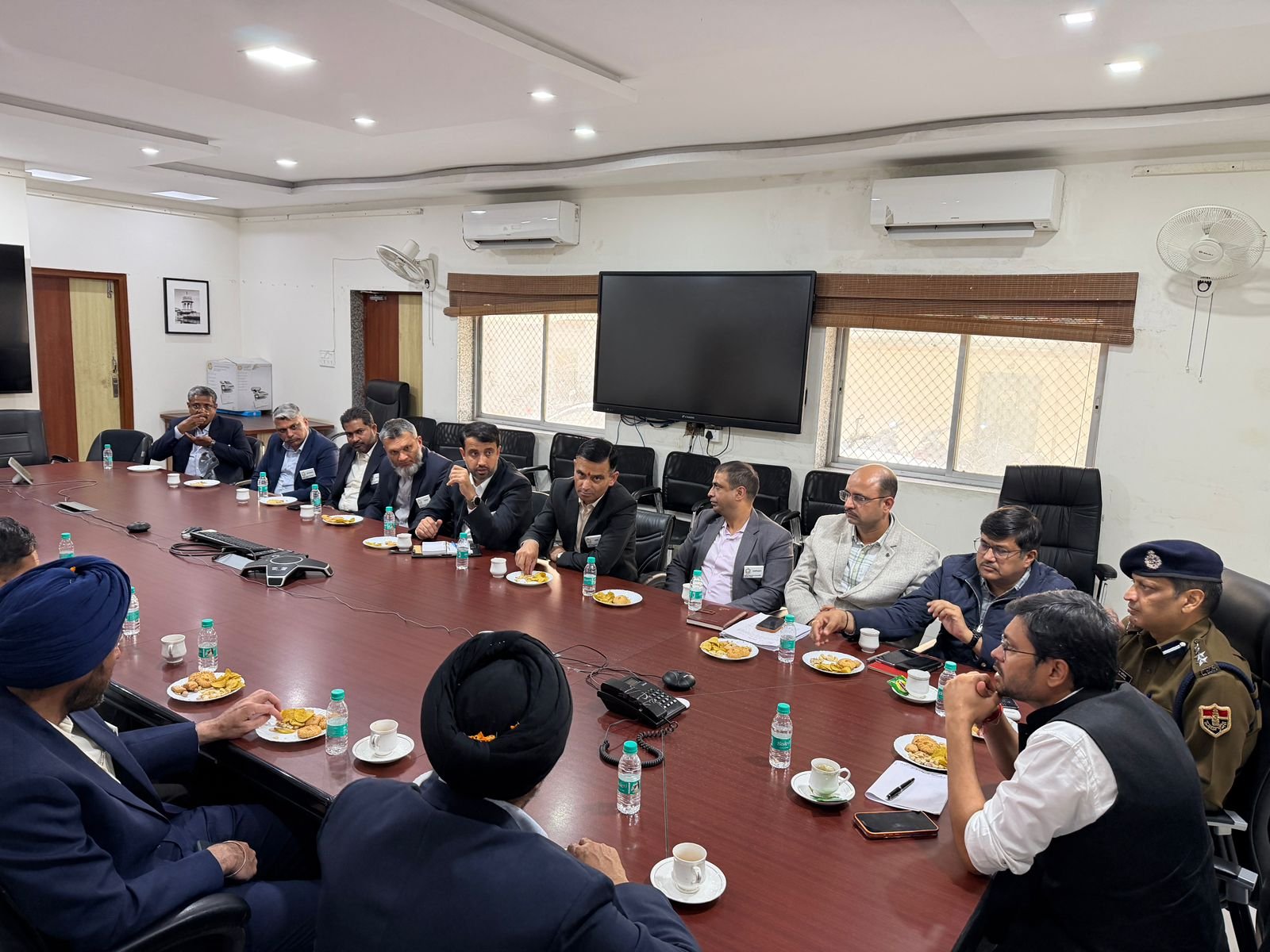 एनडीसी का 15 सदस्यीय दल दो दिवसीय दौरे पर पहुँचा उदयपुर, जिला कलेक्टर - एसपी से की मुलाकात