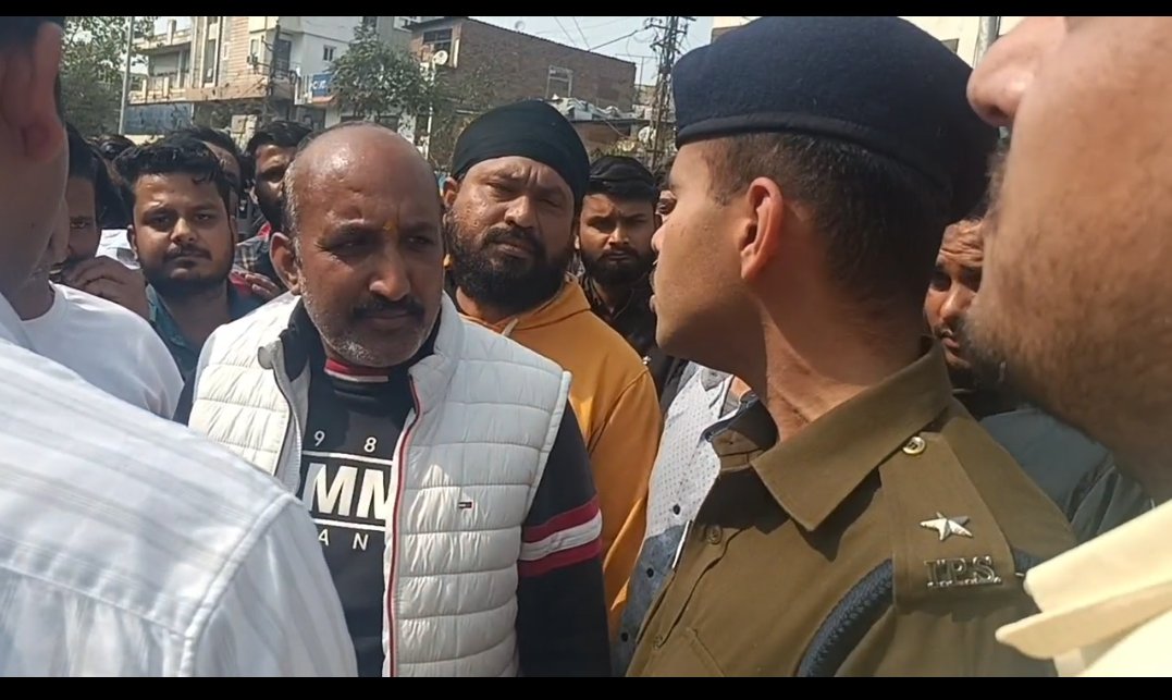 प्रशिक्षु IPS पुलिस अधिकारी सिद्धार्थ श्रीवास्तव के नेतृत्व में वृहद स्तर पर केशवपुरा चौराहा से संतोषी नगर तक हटाया अतिक्रमण