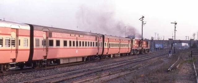 जयपुर-दिल्ली के बीच एक थी ‘‘पिंकसिटी एक्सप्रेस’’