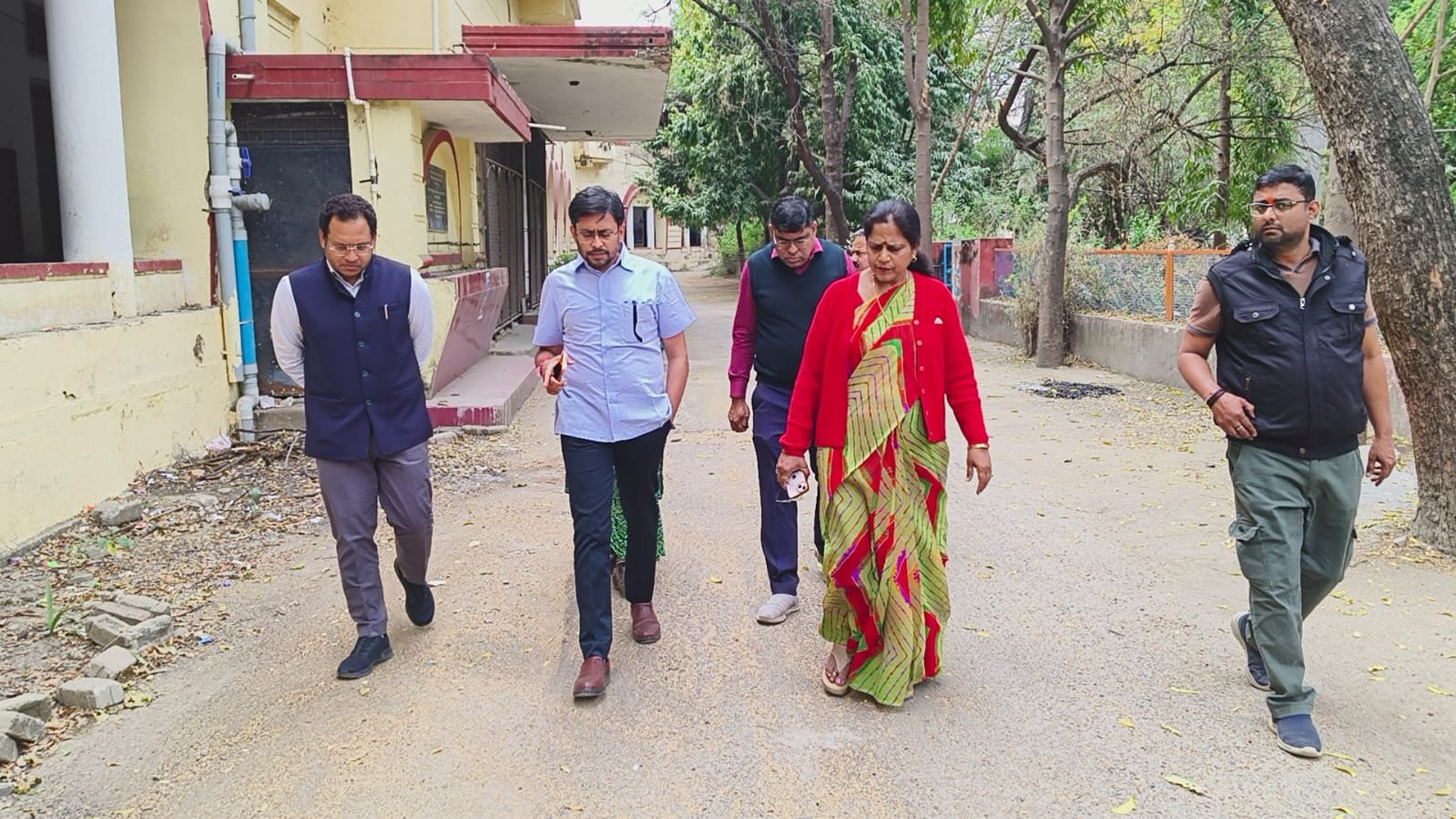 District Collector Mehta Conducts Surprise Inspection of PM SHRI School at Surajpol