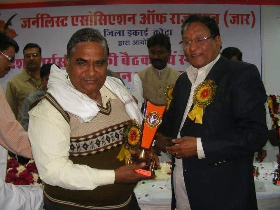 वरिष्ठ पत्रकार मनोहर पारीक की कलम न तो बिकी और न ही कभी डरी,सच लिखना आज भी जारी है
