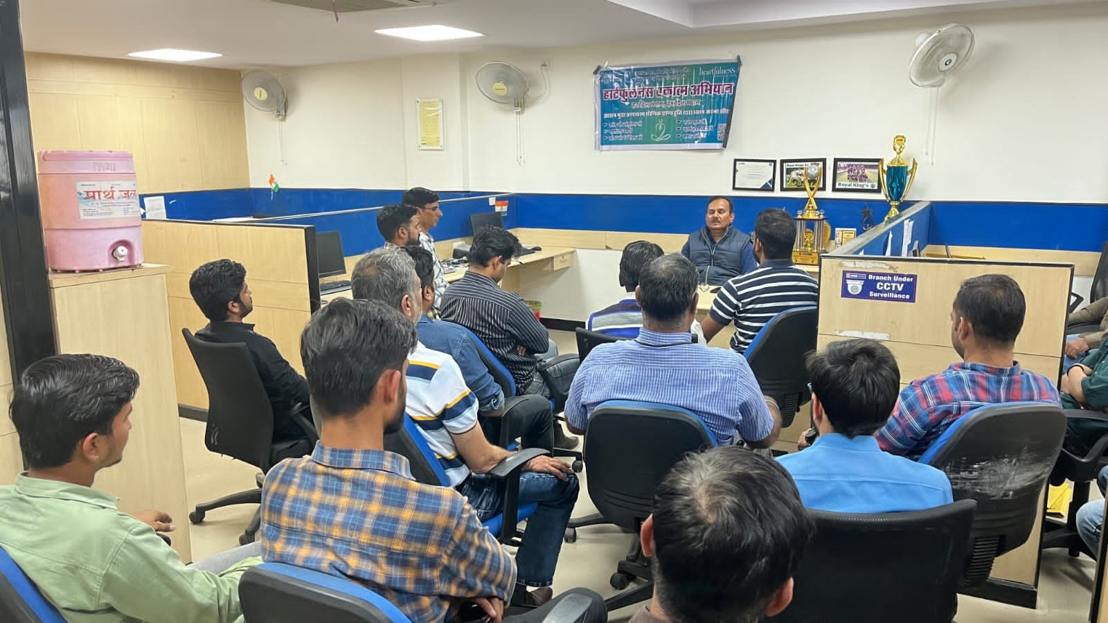 एचडी बी फाइनेंशियल सर्विसेज के अधिकारियों ने किया प्राणाहुति आधारित ध्यान