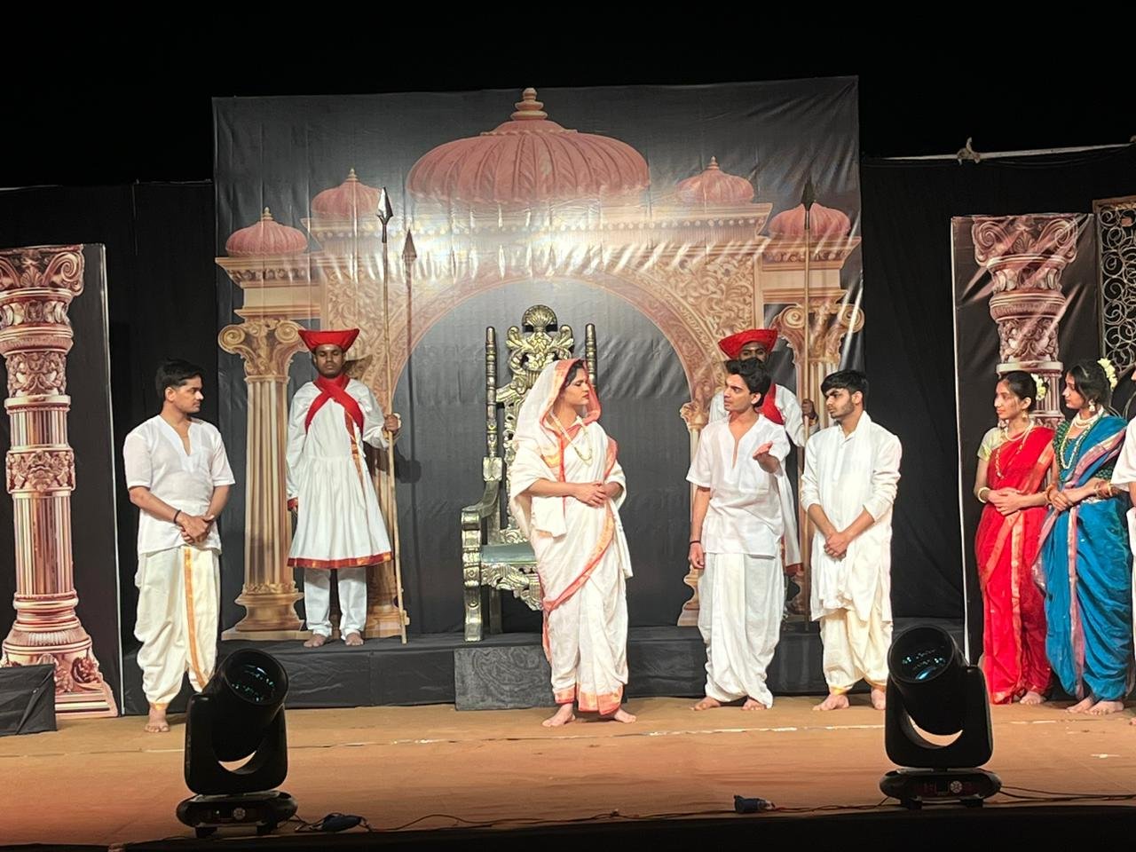 “कर्मयोगिनी माता अहिल्या” का महानाट्य मंचन