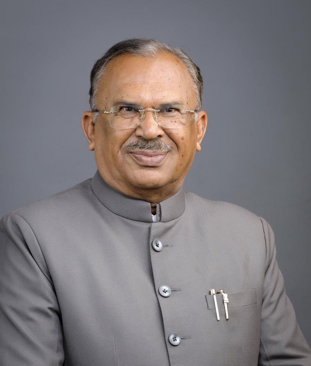 विनायक दामोदर सावरकर भारतीय स्वतंत्रता आंदोलन के महान क्रांतिकारी और राष्ट्रवादी चिंतक