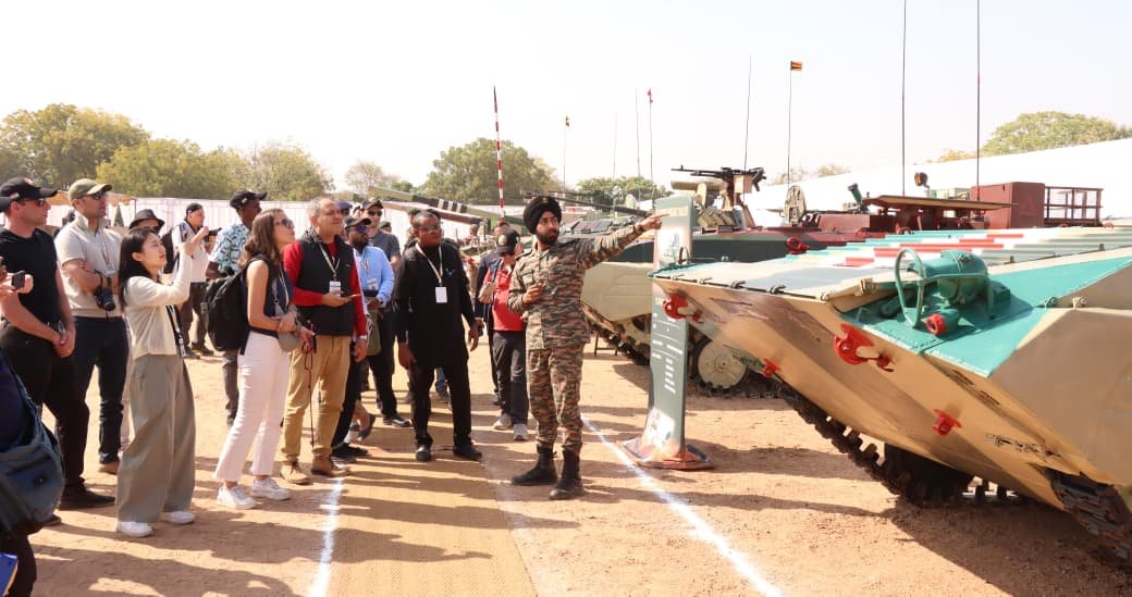 जोधपुर में भारतीय सेना ने अंतरराष्ट्रीय रक्षा पत्रकारों का स्वागत किया