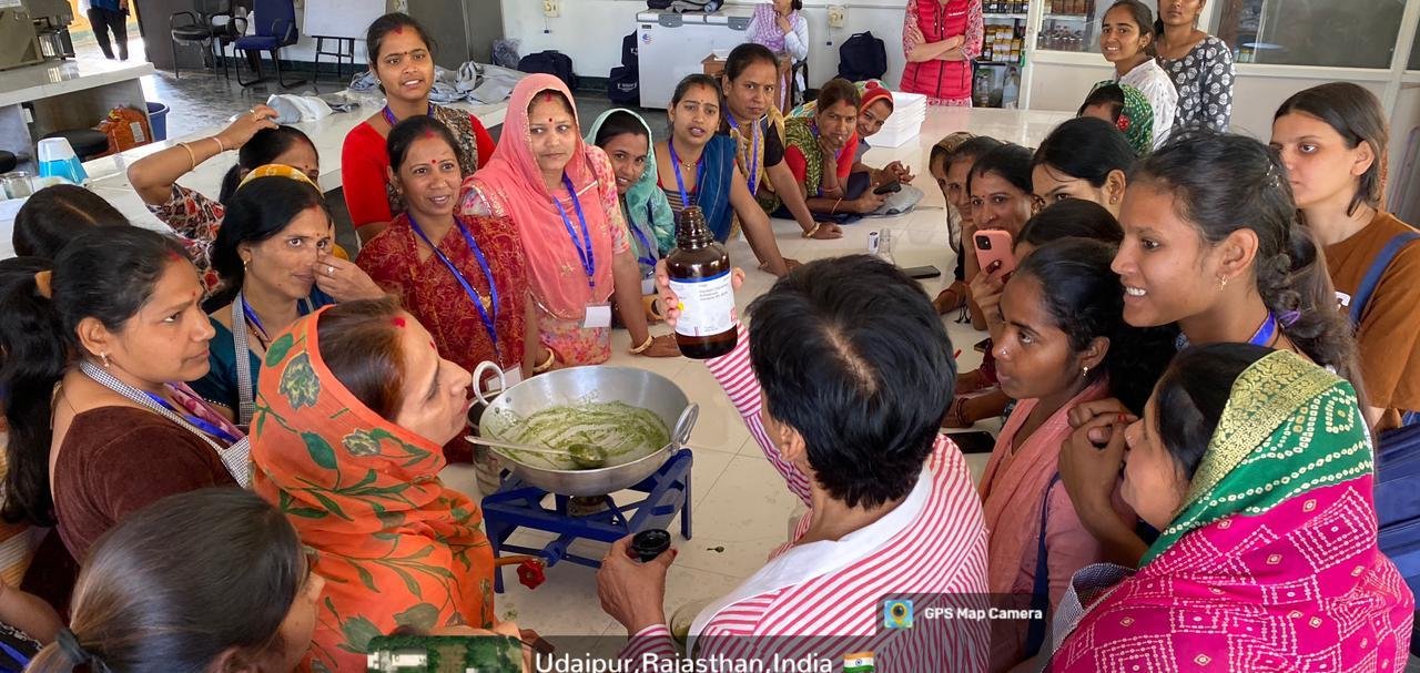 तेल बीज से सौंदर्य तक  - महिलाओं के लिए पाँच दिवसीय उद्यमिता प्रशिक्षण का हुआ आगाज  