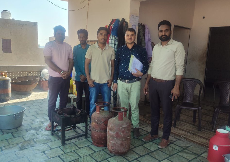 घरेलू एलपीजी सिलेण्डर के दुरूपयोग पर रसद विभाग ने की कार्यवाही