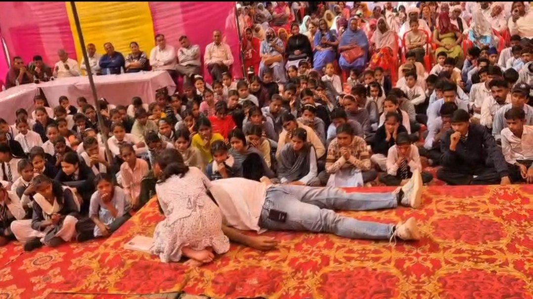 शिवपुरी में नशा मुक्ति नाटक आयोजित