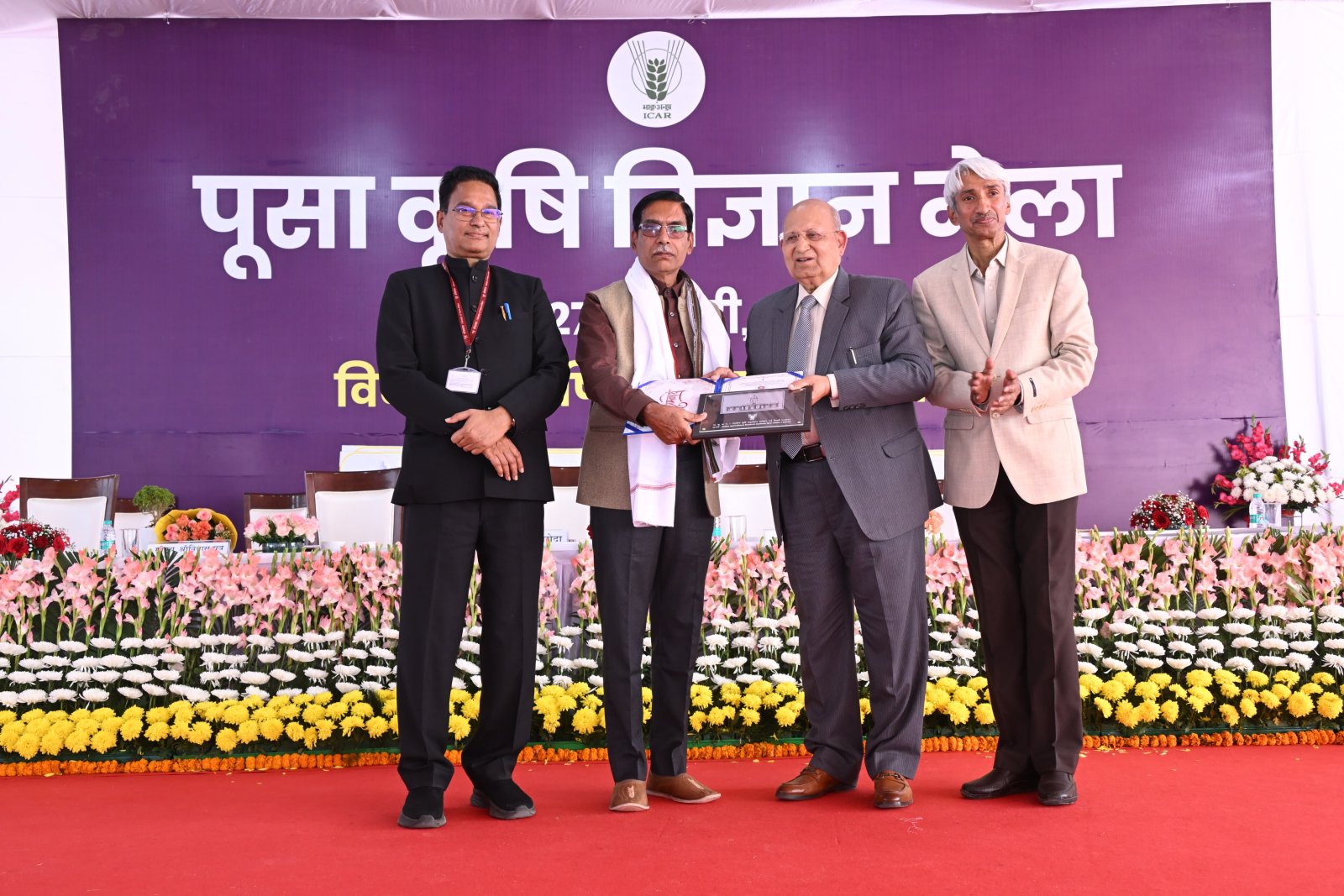 जैसलमेर के प्रगतिशील किसान श्री दिलीप सिंह गहलोत