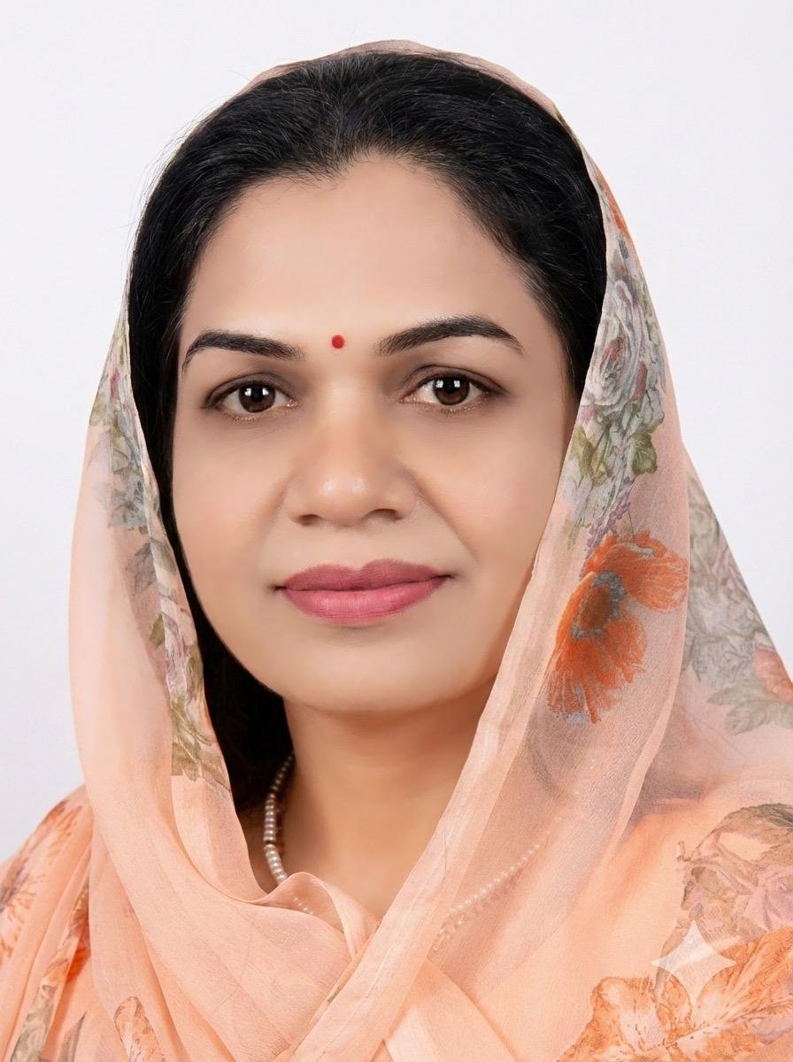 Uttama Awarded PhD
