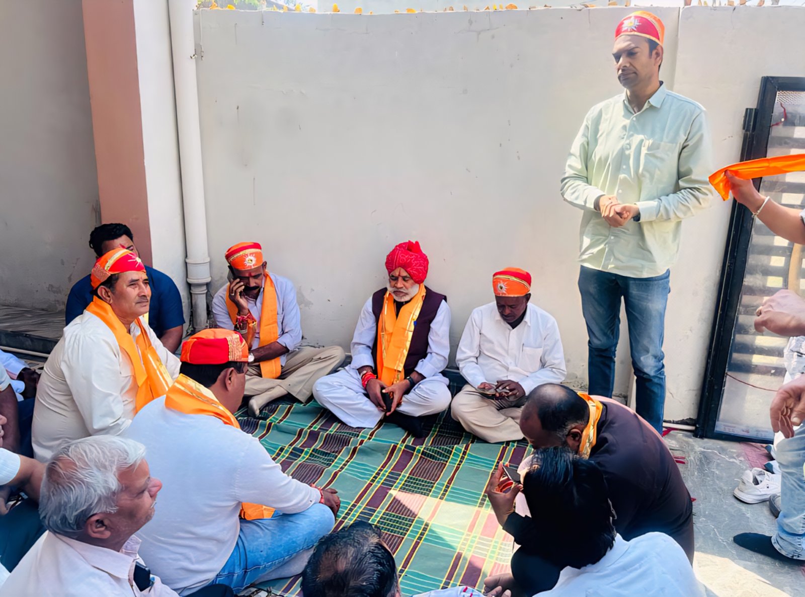 विकास की ओर बढ़ता सशक्त कदम : देवनारायण कॉलोनी में इंटर लॉकिंग टाइल सड़क का शिलान्यास