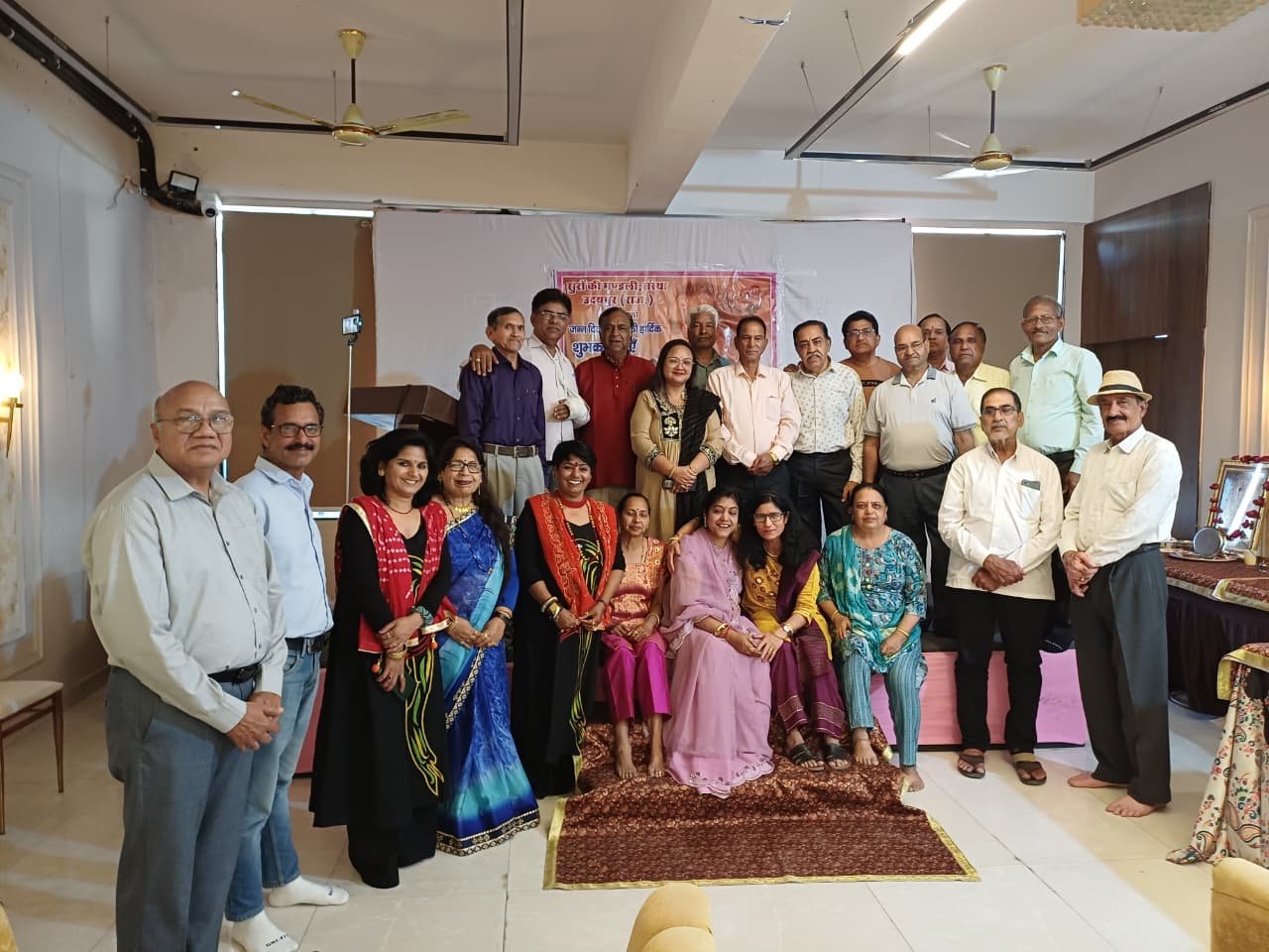 सुरों की मंडली ने मनाया गीतकार संतोष आनंद का 97वां जन्मदिन; 29 कालजयी गीतों से गूंजा अशोका पैलेस