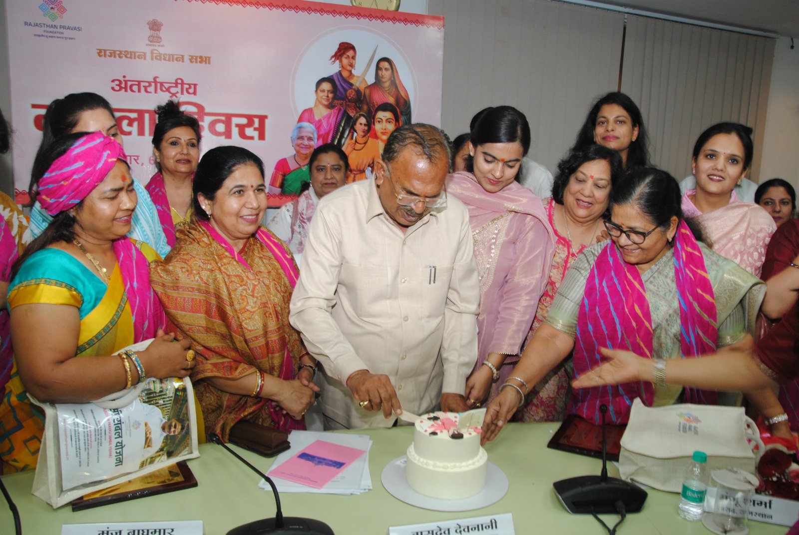 विधानसभाध्यक्ष वासुदेव देवनानी की पहल पर विधानसभा में मनाया गया अनूठा अंतरराष्ट्रीय महिला दिवस