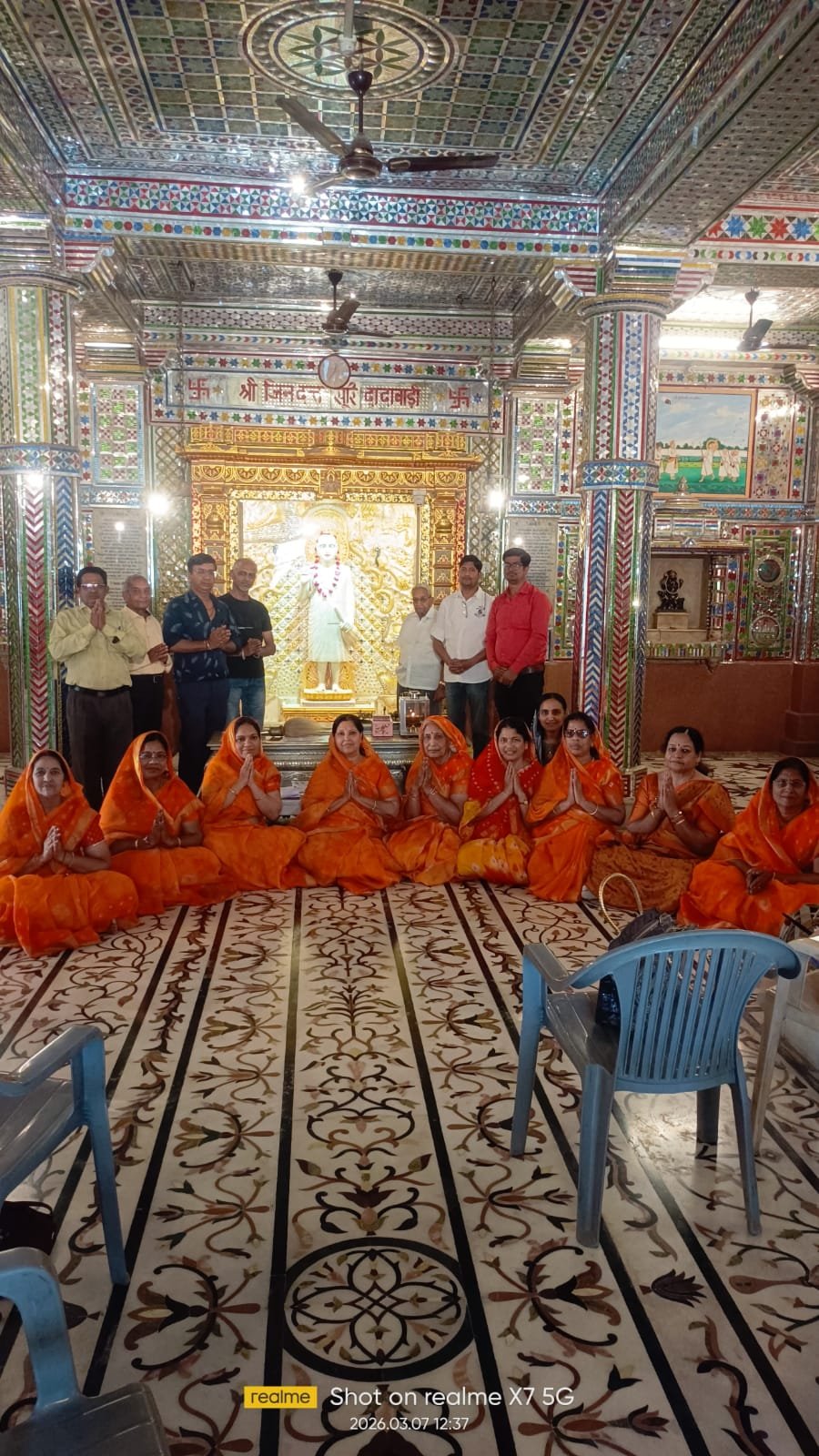 आचार्य जिन मणिप्रभ सुरीश्वर दादा गुरूदेव का इकतीसा जाप किया