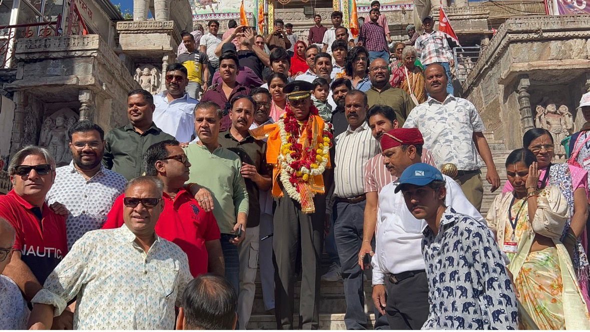 उदयपुर के बेटे लेफ्टिनेंट दिव्यराज सिंह राठौड़ का भव्य स्वागत, जगदीश चैक में गूंजे देशभक्ति के नारे