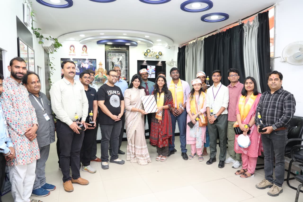 IAS Trainee Officers Observe Service Activities at Narayan Seva Sansthan