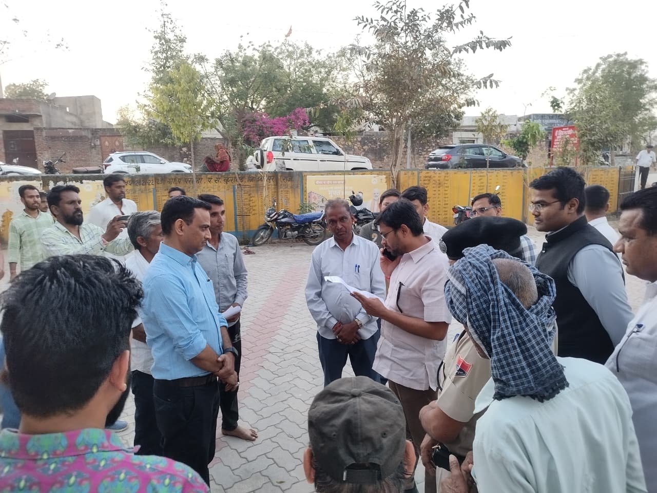 जिला कलक्टर रहे कुराबड़ क्षेत्र के दौरे पर