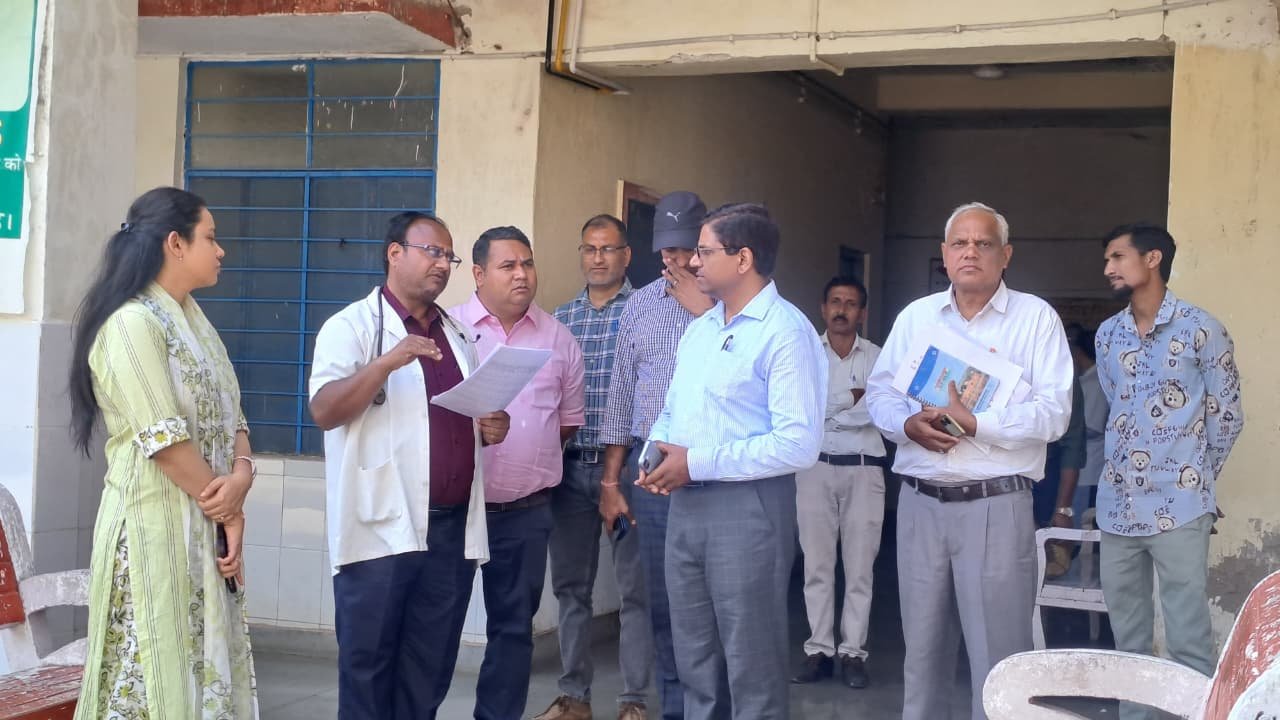 केंद्रीय प्रभारी अधिकारी ने किया खेरवाड़ा ब्लॉक का निरीक्षण