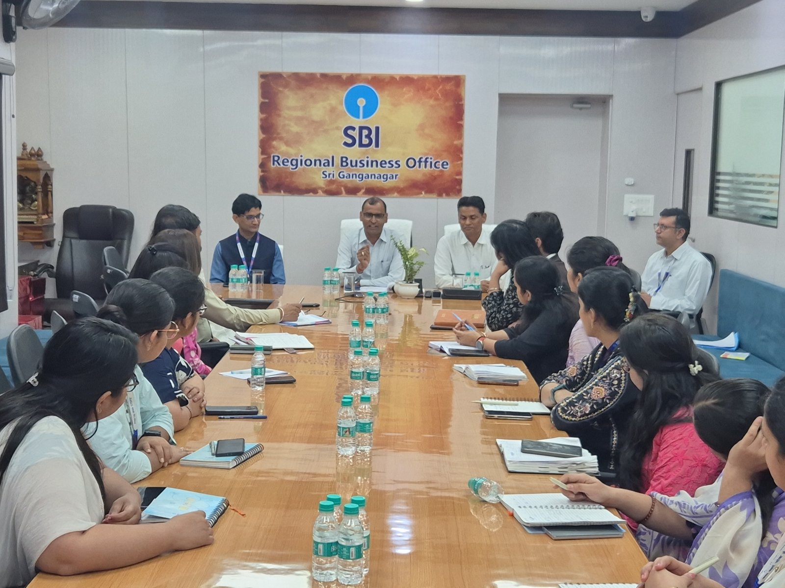 पाॅश एक्ट के बारे में एसबीआई रिजनल आॅफिस की महिला कार्मिकों को किया जागरूक