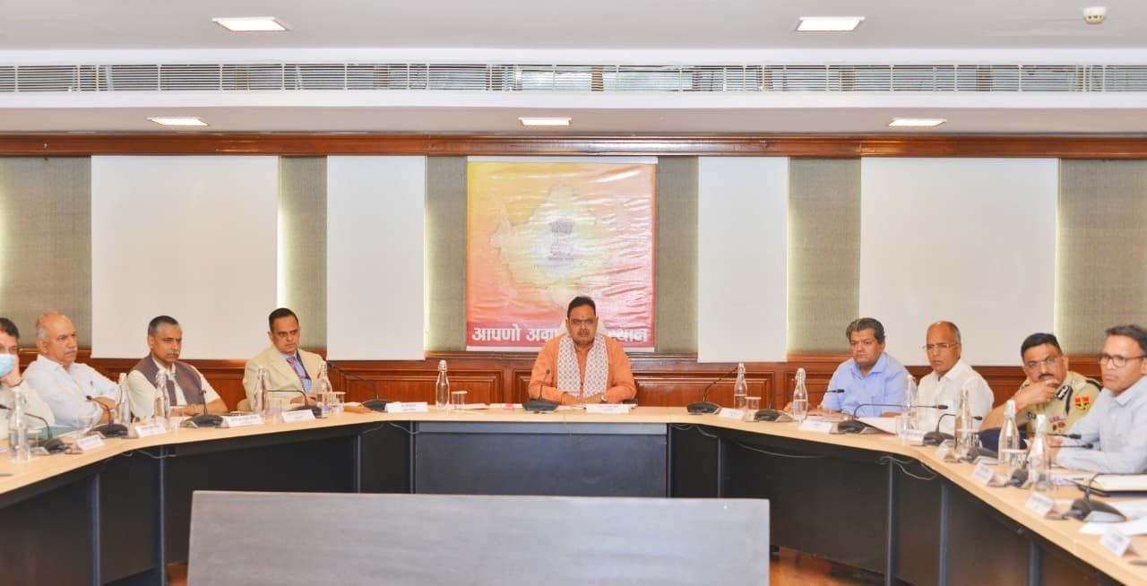 मुख्यमंत्री श्री भजनलाल शर्मा ने शनिवार को मुख्यमंत्री कार्यालय में ग्रीष्मकालीन पूर्व तैयारियों को लेकर बैठक ली