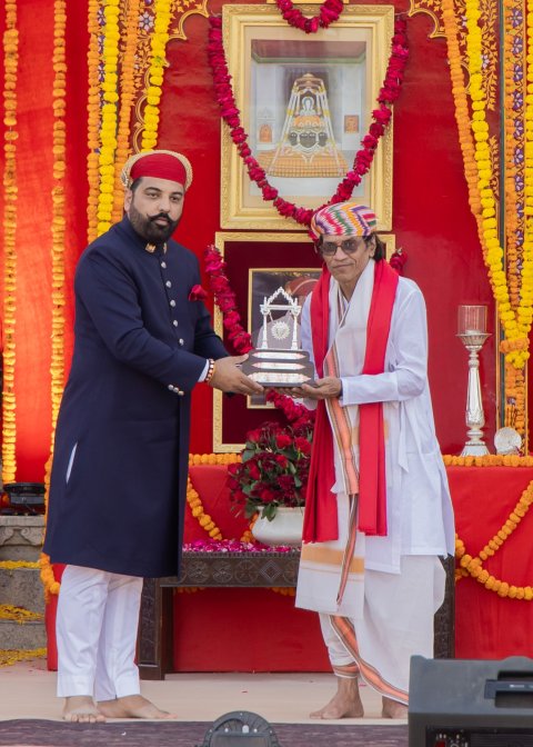###Icons of Human Values and the Nation’s Future Honoured