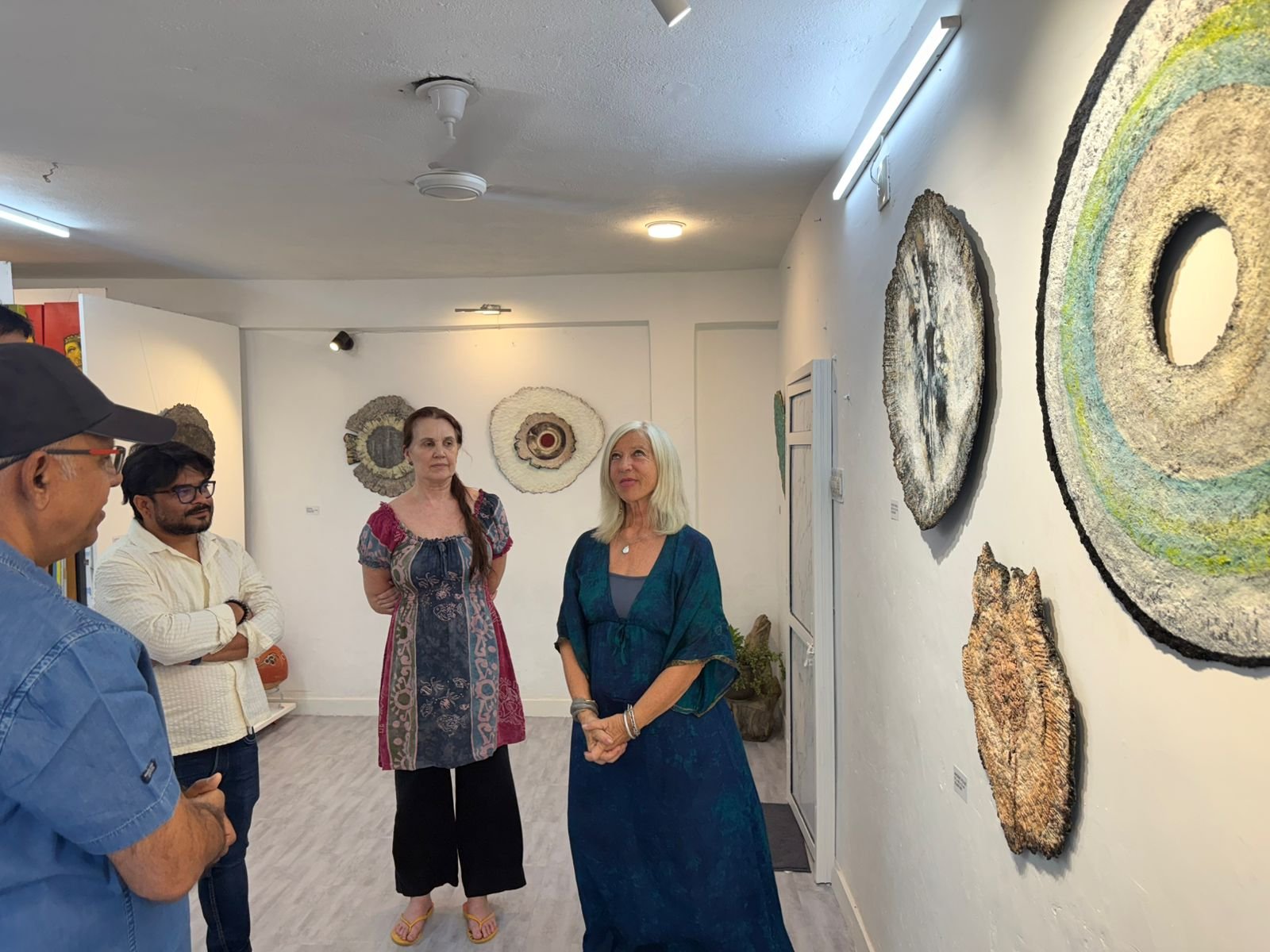 Michelle Fine’s Papier-Mâché Art Exhibition Opens in Udaipur, Showcasing Creative Expression