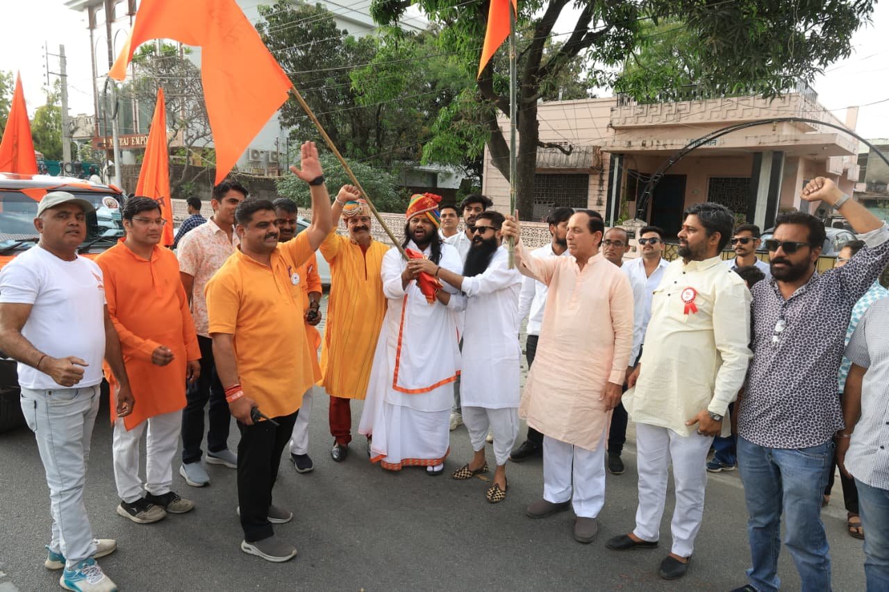 भगवा रंग में रंगा उदयपुर, नववर्ष वाहन रैली में उमड़ा जनसैलाब