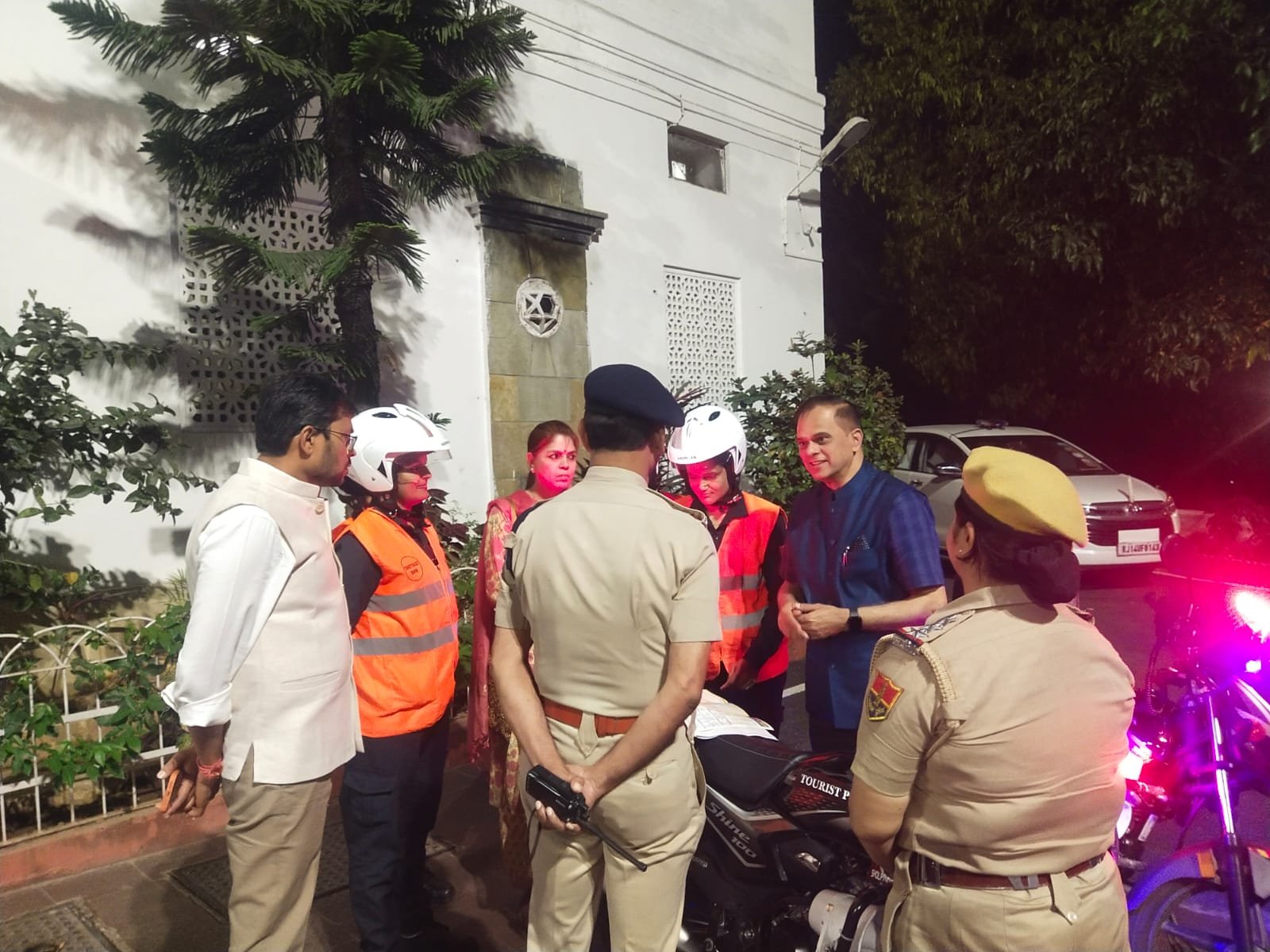 ###Chief Secretary V. Srinivas Reviews Lady Patrolling Team in Udaipur