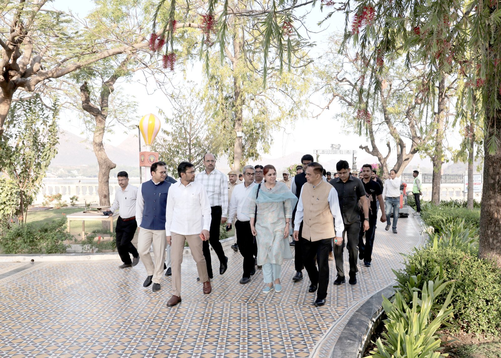 मुख्य सचिव ने किया नेहरू उद्यान का अवलोकन