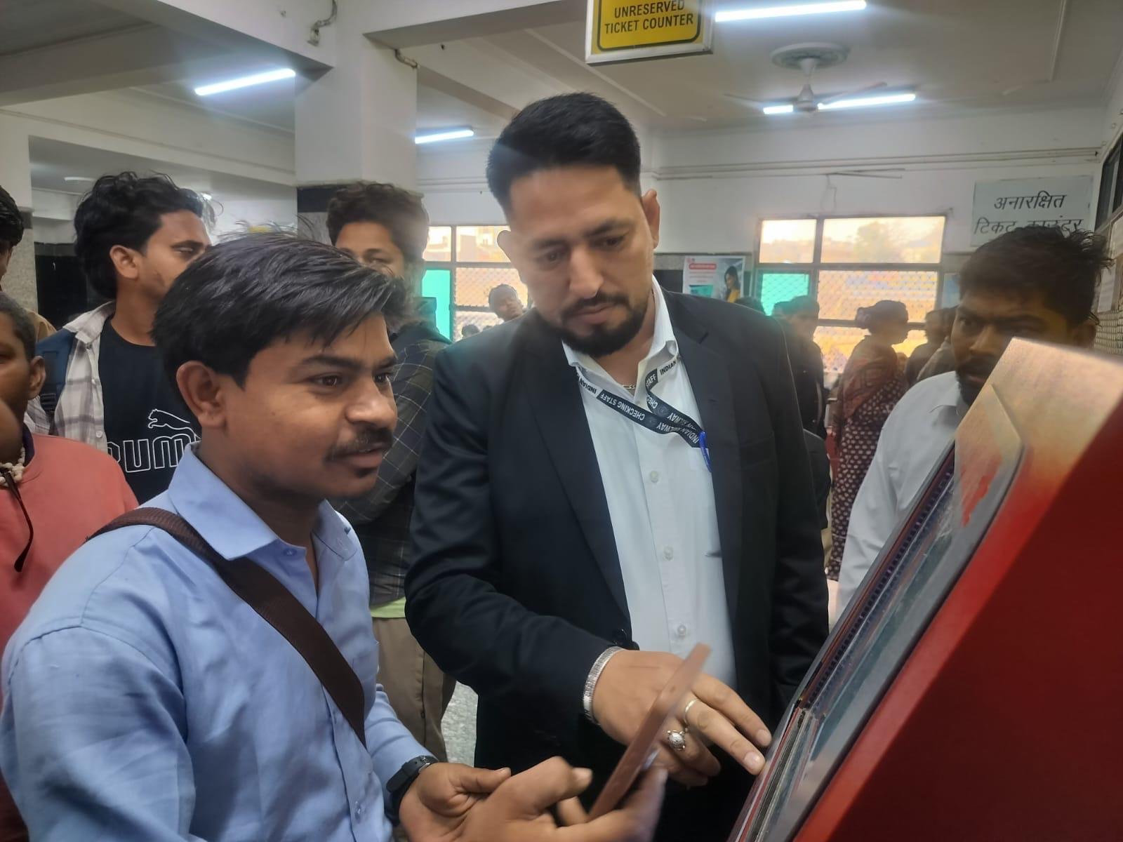 जम्मू और कटरा रेलवे स्टेशनों पर विशेष सुरक्षा एवं सुविधा अभियान चलाया गया