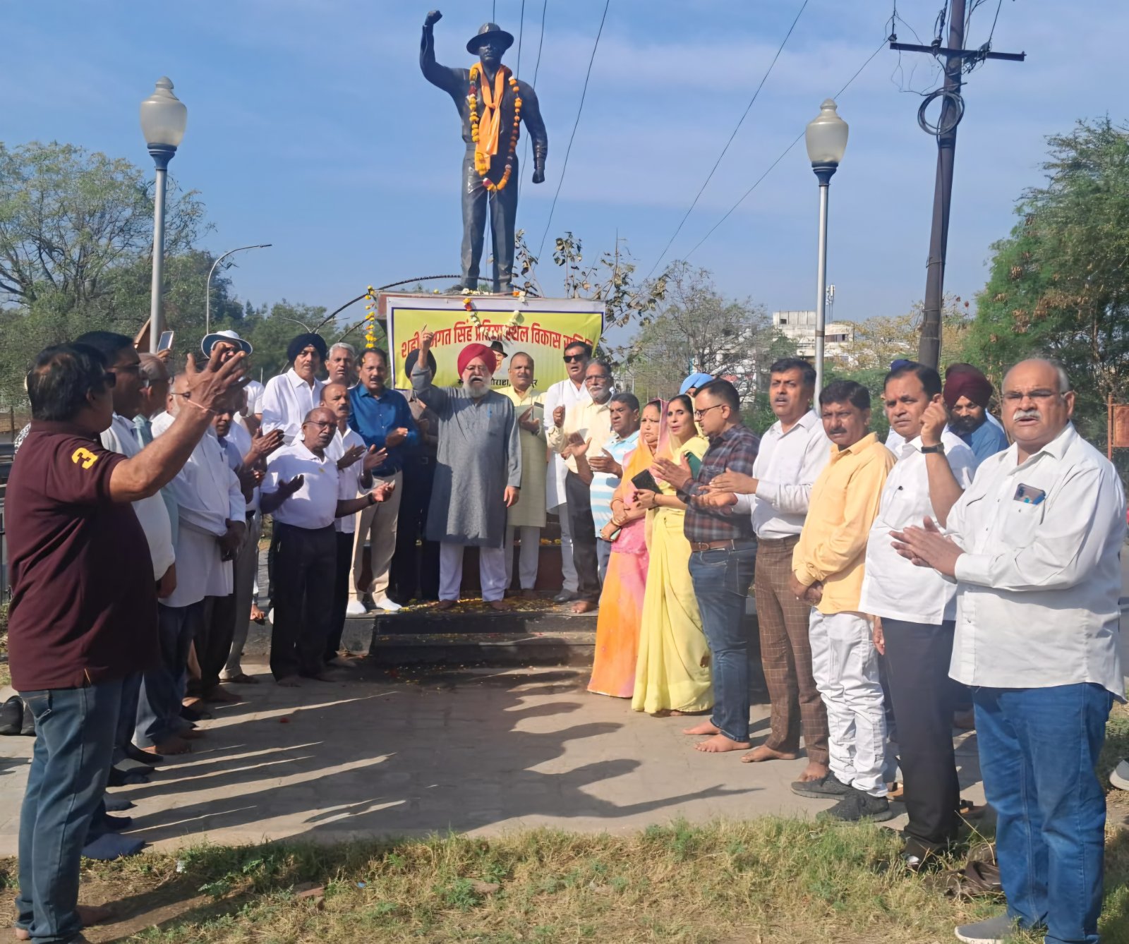 Floral Tributes Paid to Martyrs on the 95th Sacrifice Day