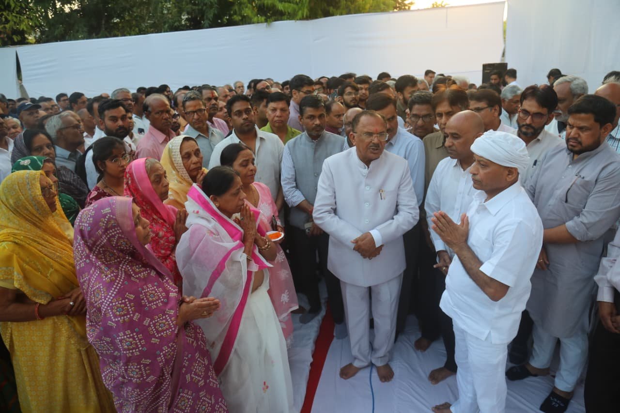 Assembly Speaker Vasudev Devnani Pays Tribute to Late Retired Deputy Secretary Ramesh Chandra Sharma