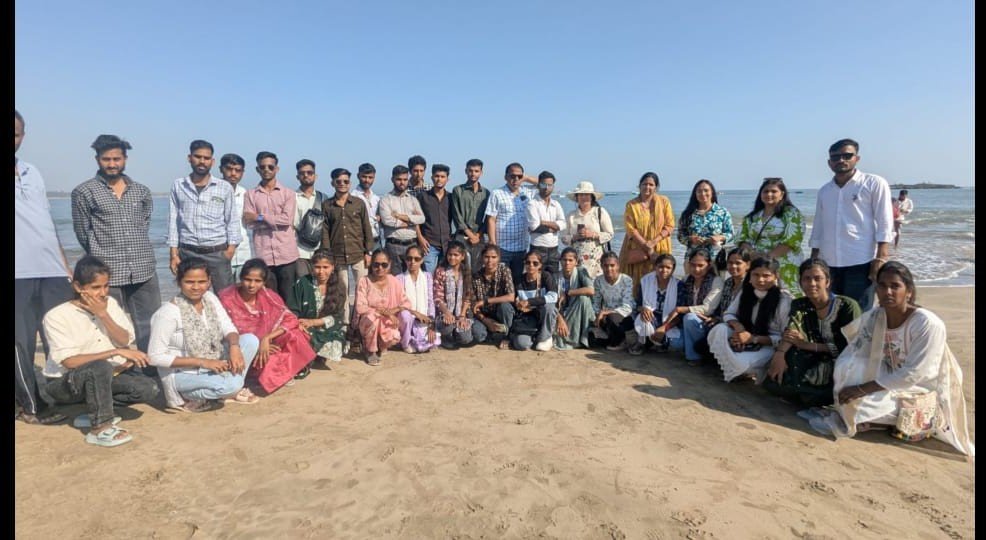 मंत्रम टीचर्स ट्रेनिंग कॉलेज का शैक्षिक टूर द्वारका सोमनाथ धाम पर