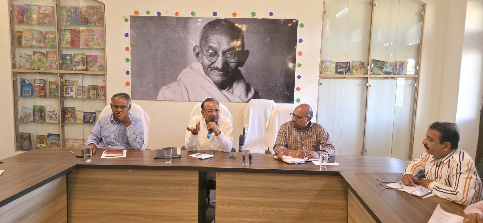 प्रमुख पर्यटन स्थल आबू राज को स्वच्छता में रोल मॉडल बनाकर मुख्यमंत्री के संकल्प को पूरा करेंगे : के के गुप्ता
