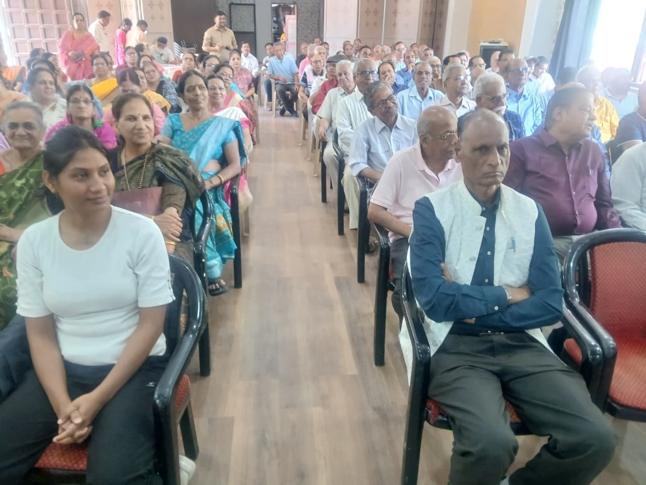 मुस्कान सीनियर सिटीजन क्लब में चिकित्सा शिविर का सफल आयोजन