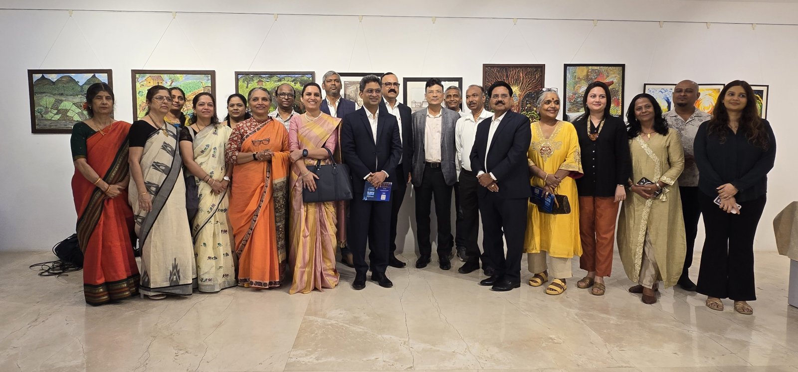 महाराष्ट्र व मुंबई पुलिस, सिविल सर्विसेज़ और पेशेवर कलाकारों की कला प्रदर्शनी का उद्घाटन