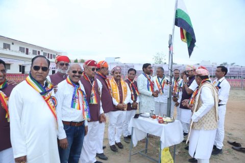 भगवान महावीर के जयकारों के साथ उपनगरीय क्षेत्र में निकली भव्य शोभायात्रा