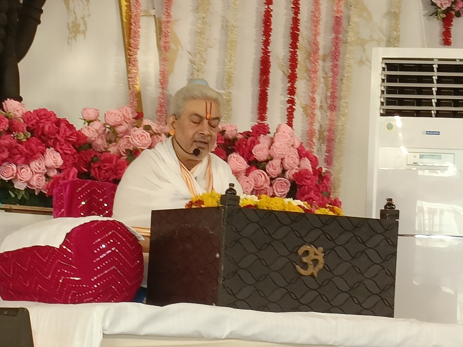 जगत जगदीश का तो, संसार मनुष्य काः किरीट भाई