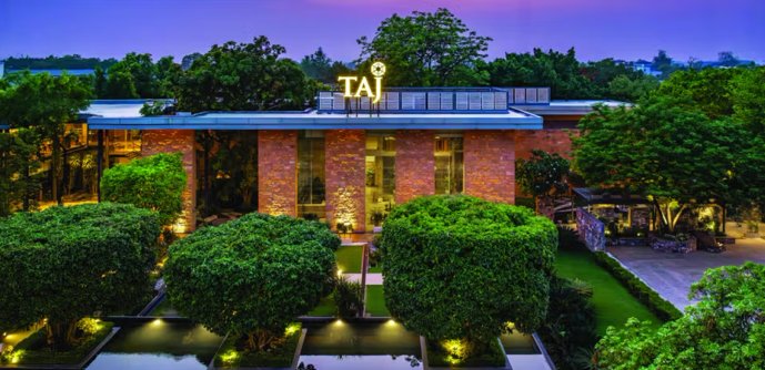 From Mountain Calm to Regal Grandeur: Luxury Stays for the Good Friday Long Weekend