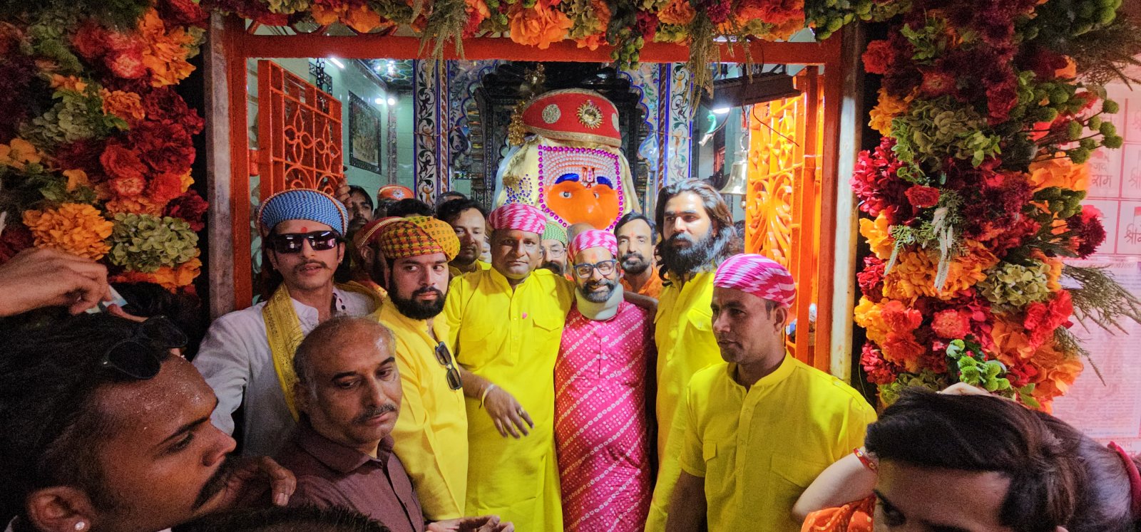 ‘Balak Ram’ Showers Flowers on 1,111-Meter Long Paat; Maharaj Kumar Harit Raj Singh Mewar Performs Aarti