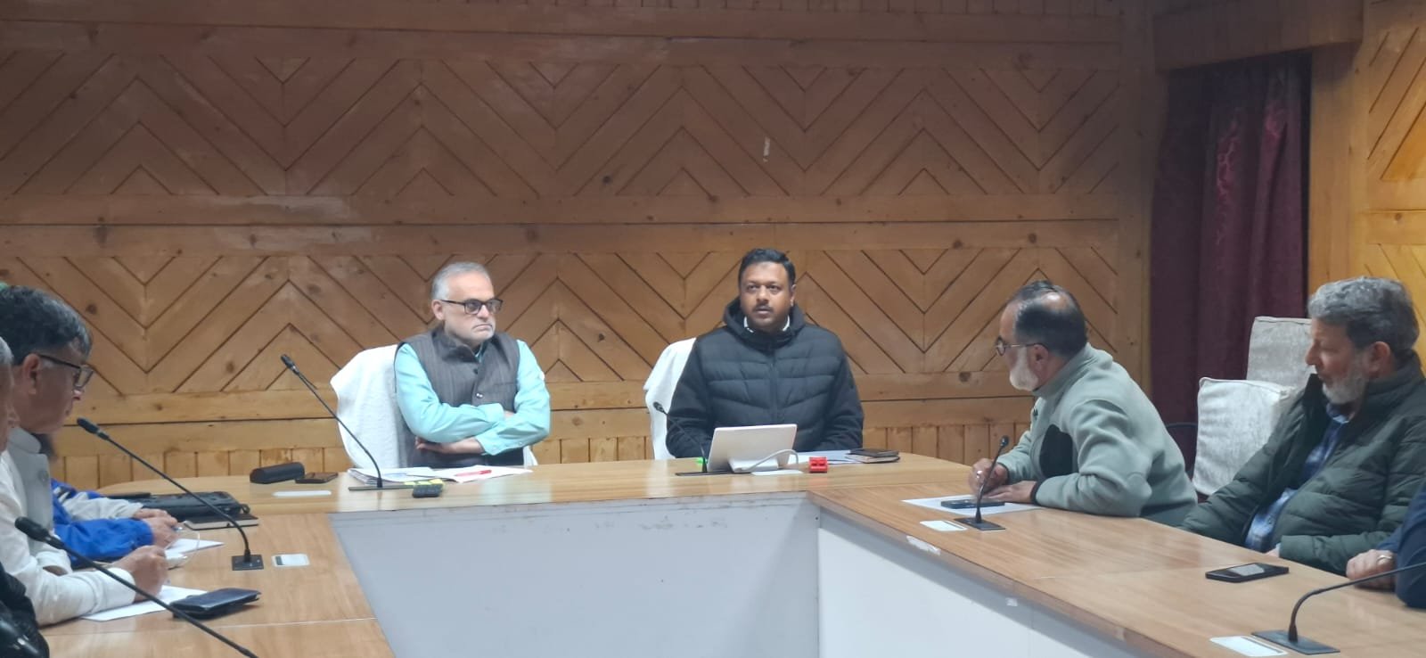 कश्मीर से पार्सल और कृषि प्रोडक्ट परिवहन को बढ़ावा देने के लिए बैठक की