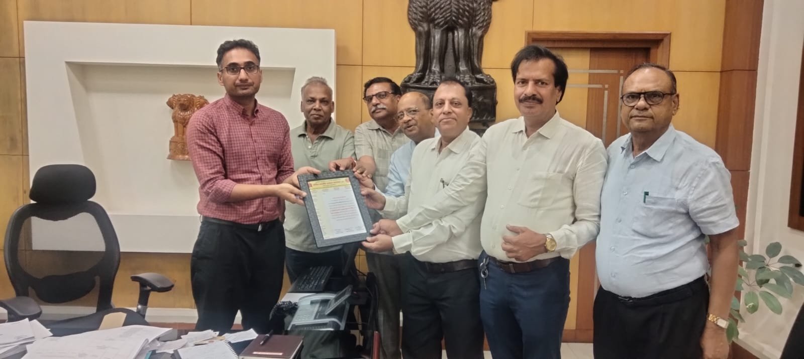###District Collector Gaurav Agrawal Honored with Honorary Membership