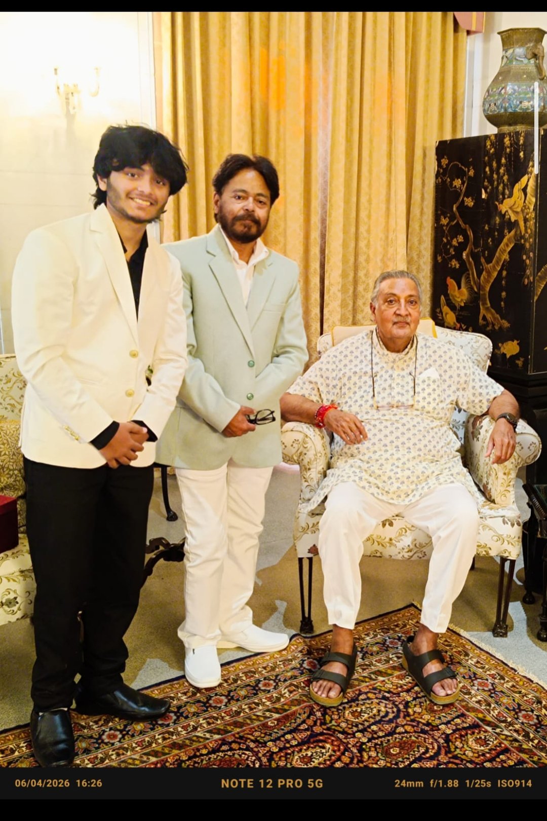 Udaipur’s International Crystal Glass Artist Father-Son Duo Pays Courtesy Visit to Jodhpur Maharaja