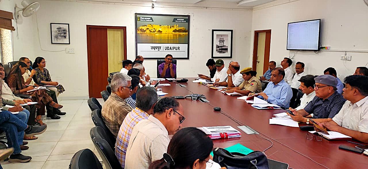आमजन की परिवेदनाओं के समयबद्ध निस्तारण में दिखाएं संवेदनशीलता - जिला कलक्टर