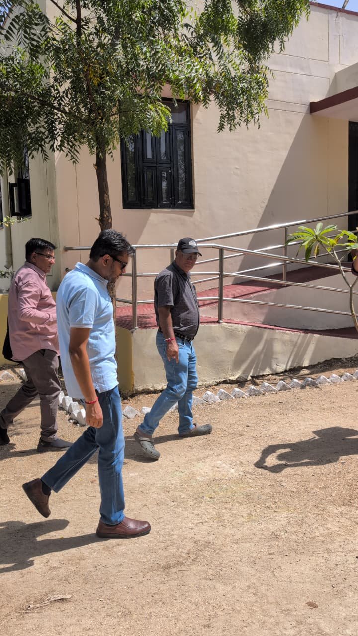 कार्य के प्रति समर्पण भाव रखें - नमित मेहता