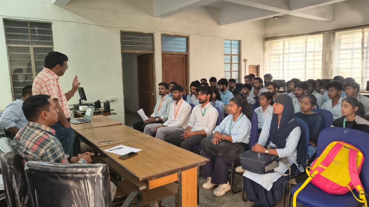 राजकीय पॉलिटेक्निक महाविद्यालय में अंतिम वर्ष के 19 छात्रों का चयन
